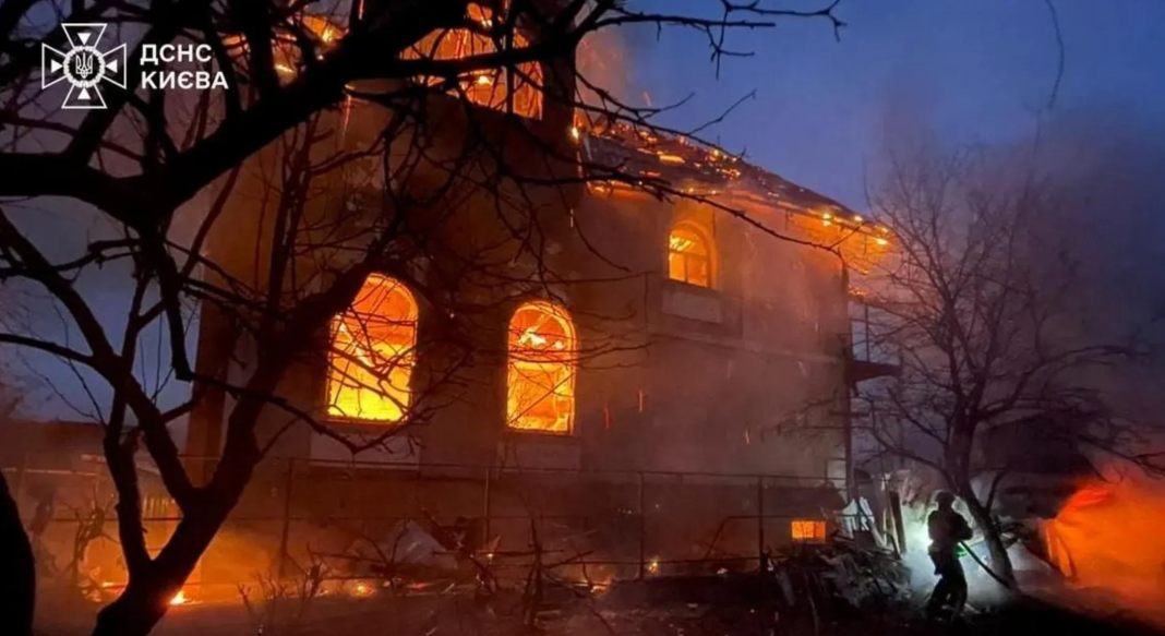 kyiev-attack-house-on-fire