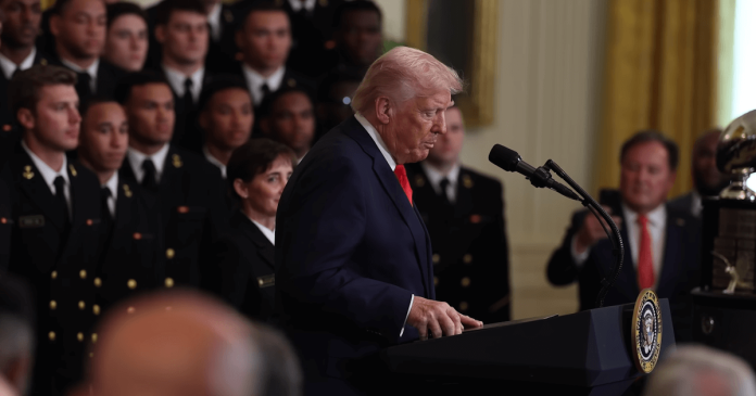 trump image giving speech