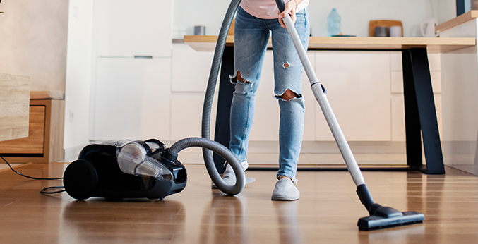 Choosing a new cylinder vacuum cleaner: Bags vs. Bagless
