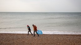 Volunteers at Great British Beach Clean on Hove Beach Brighton Billy Barraclough