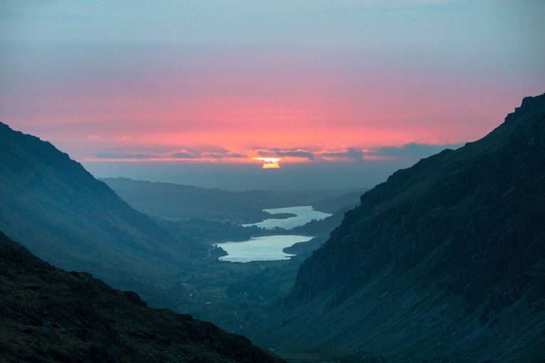Snowdon_At_Night_Sunrise