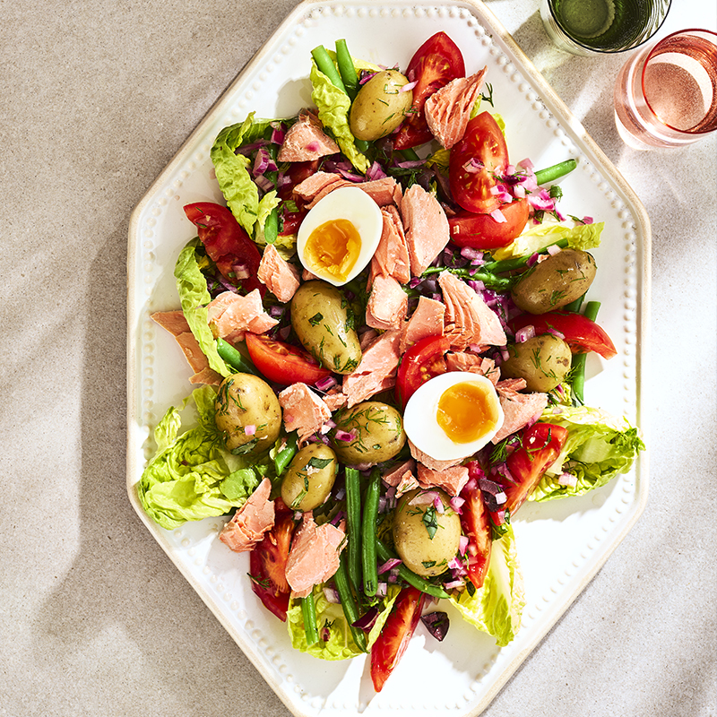 Fresh salmon niçoise