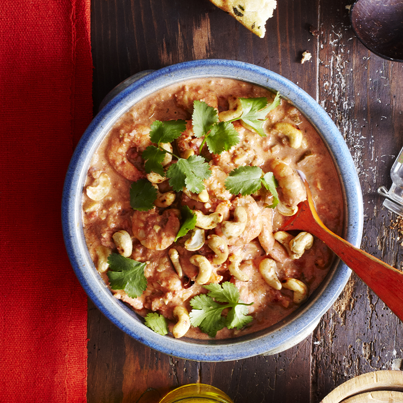 Aromatic prawn & cashew curry