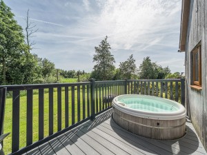 Hot tub lodge