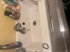 photo-3-Robinet salle de bain Et changer lino de cuisine et miroir de chambre et de colloir