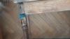 photo-1-Remettre un.pied d'une table ancienne abime