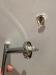 photo-0-Refixer des toilettes et un dérouleur de papier WC