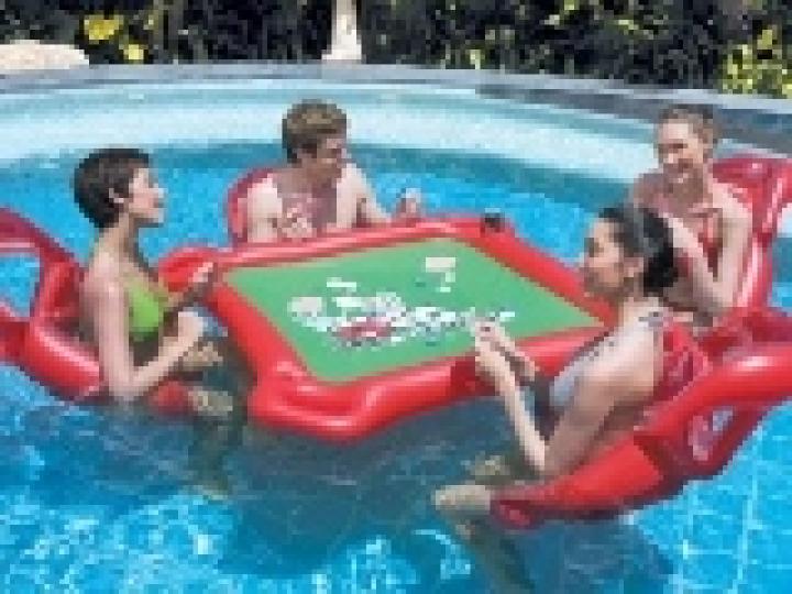 Poker l'été : Les 10 objets insolites