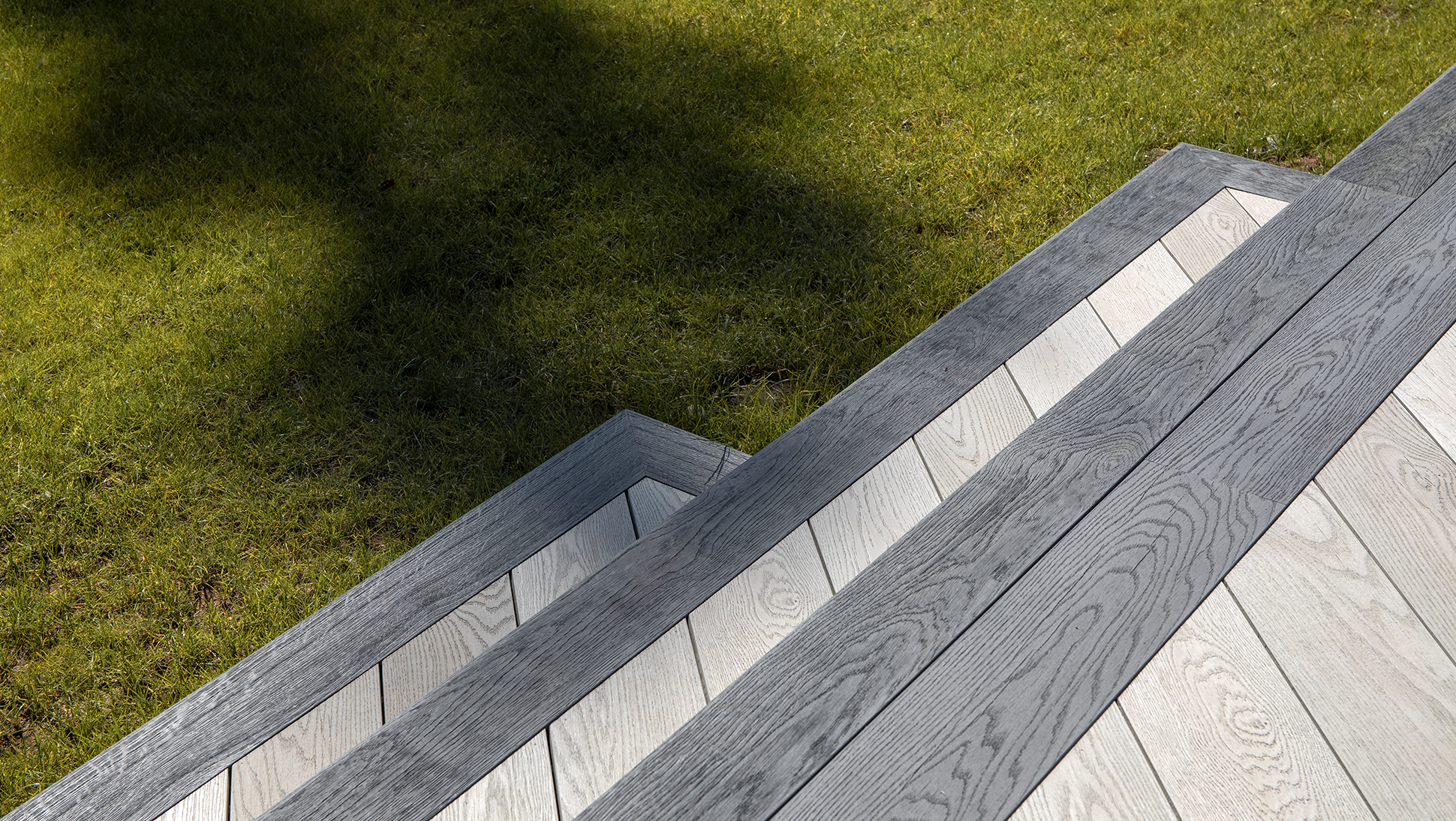Millboard Smoked Oak Brushed Basalt