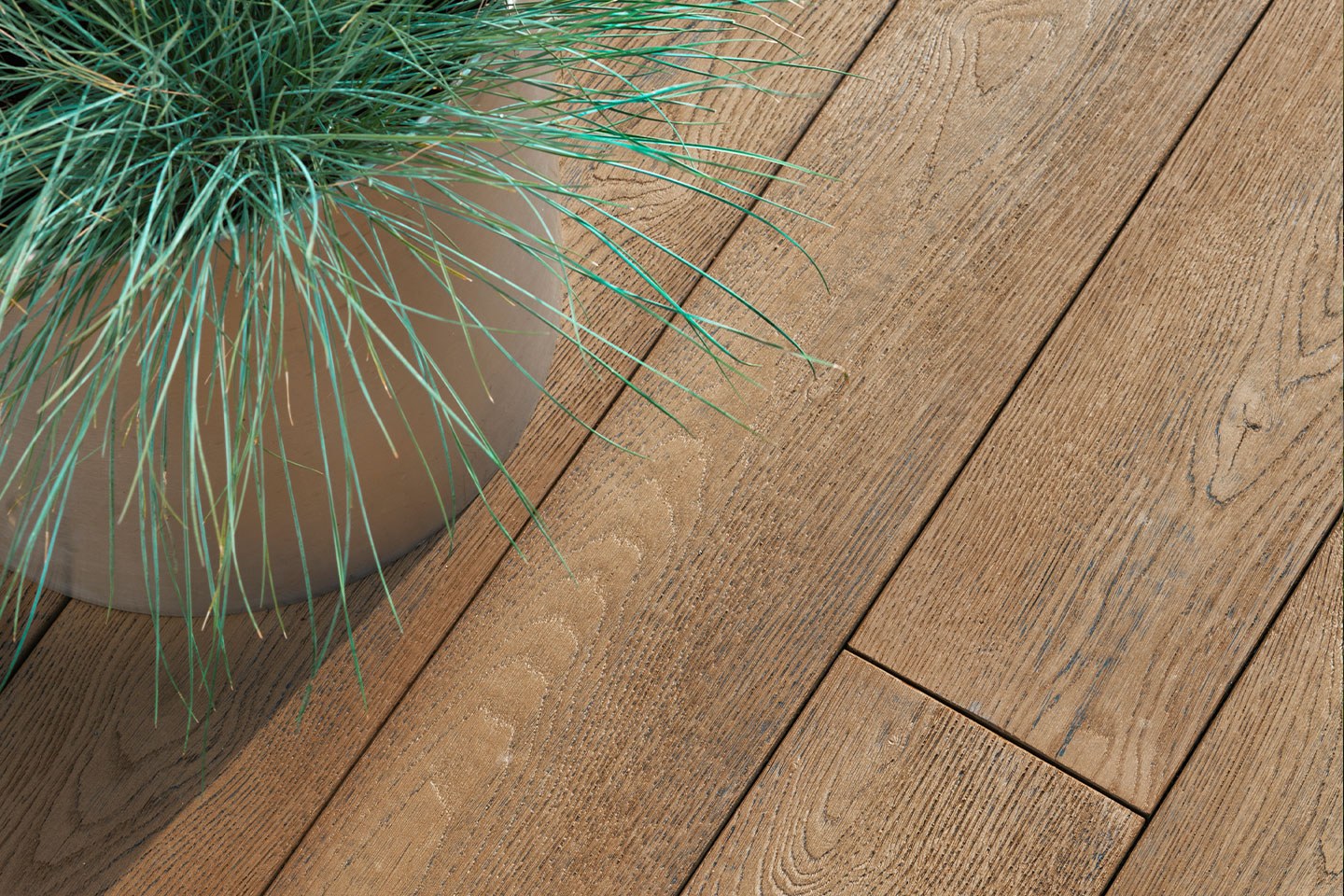 Millboard Enhanced Grain Coppered Oak
