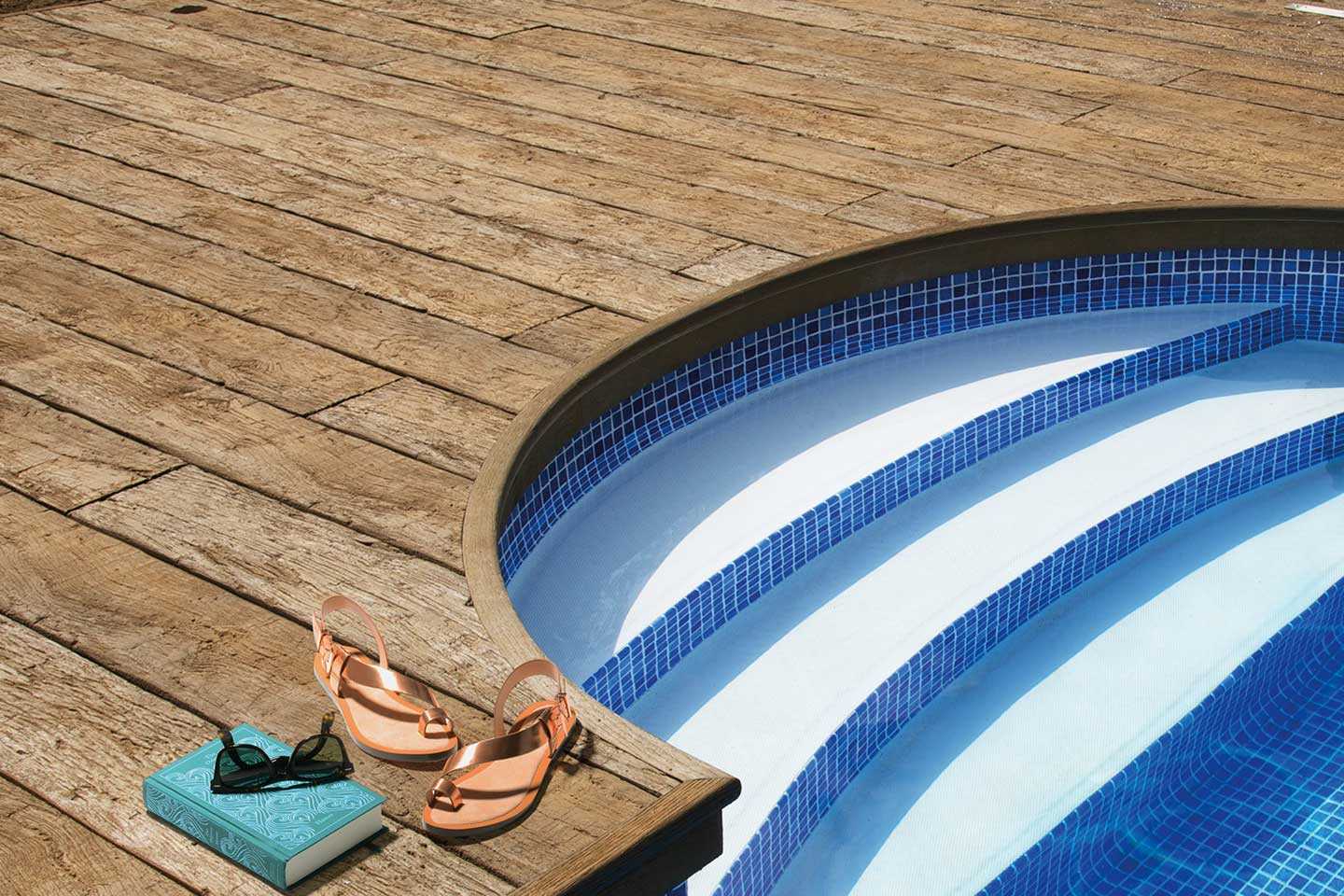 Millboard Vintage Pool Surround