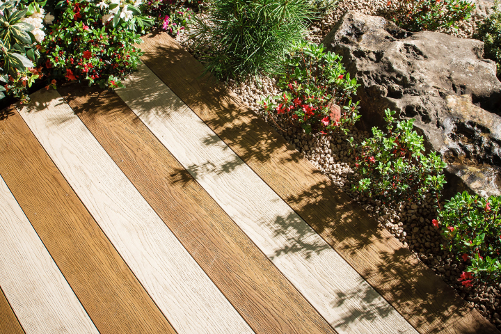 Millboard Contrasting colours