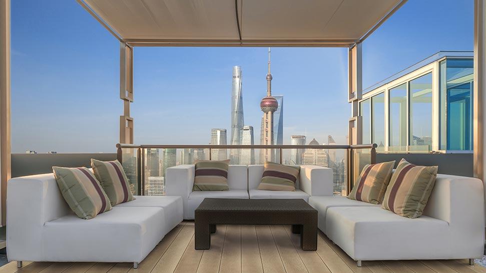 Golden oak retractable roof