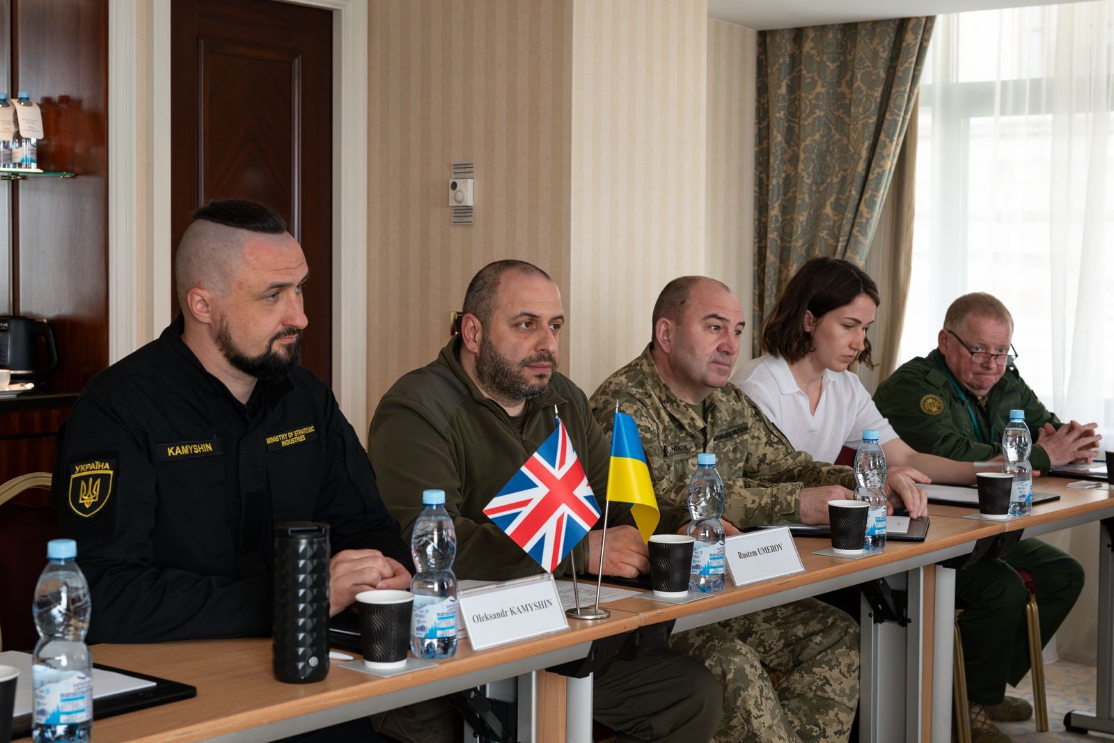 Рустем Умєров та Олександр Камишін підписали рамкову угоду з Великобританією для співпраці в оборонних матеріалах, відкриваючи шлях для нових технологій.