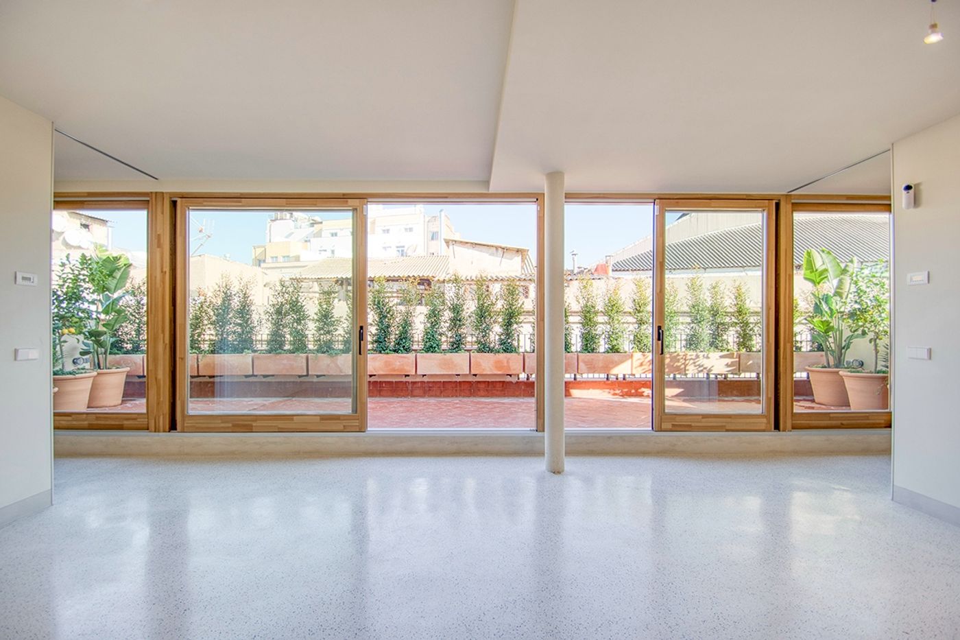 Ático de diseño en venta con terraza en El Raval, Barcelona