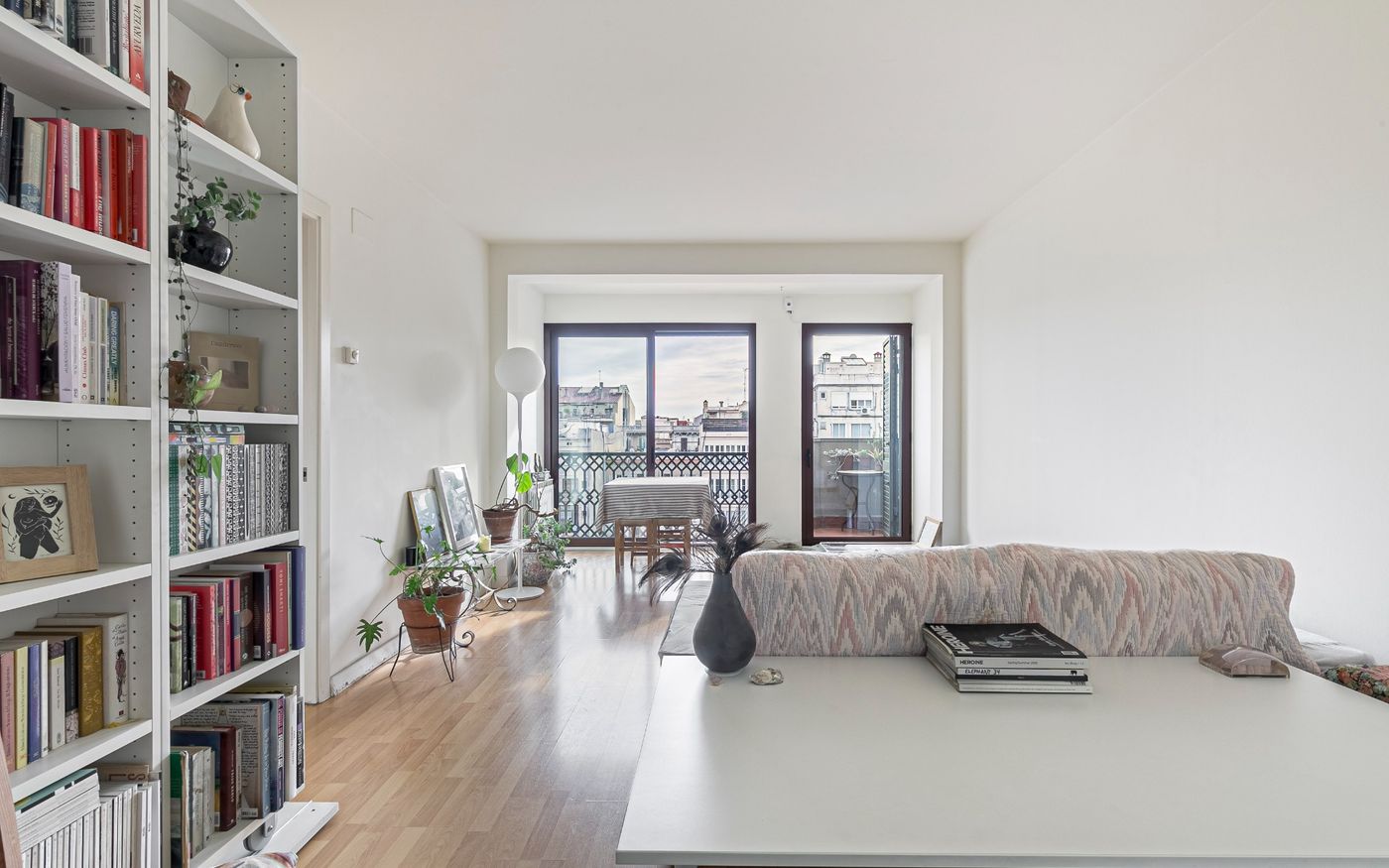 Piso en venta en la Dreta de l'Eixample con 2 habitaciones y mucha luz, Barcelona