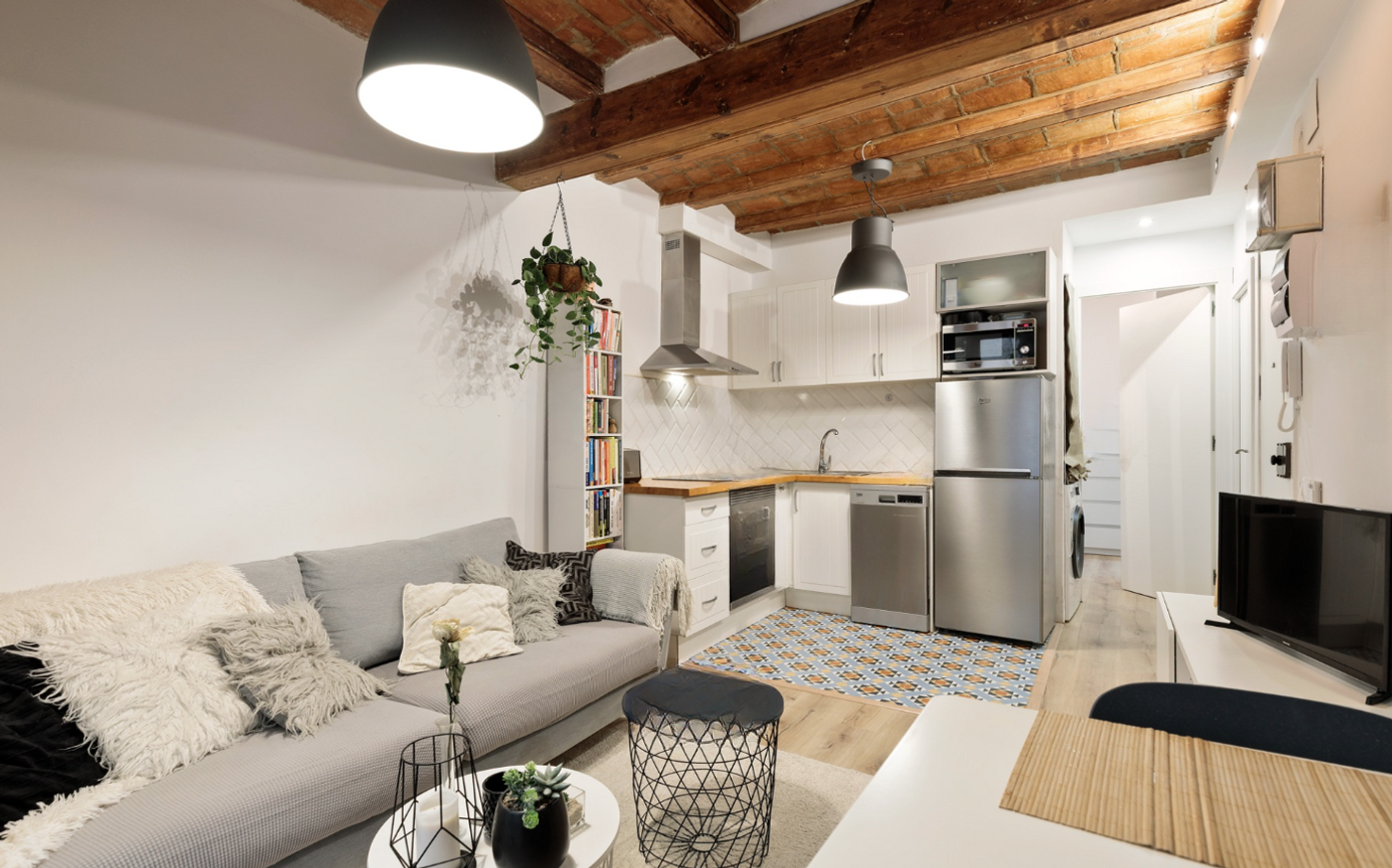 Piso en venta en Sant Pere, Santa Caterina i la Ribera con 2 habitaciones y 2 baños y balcón, reformado, Barcelona