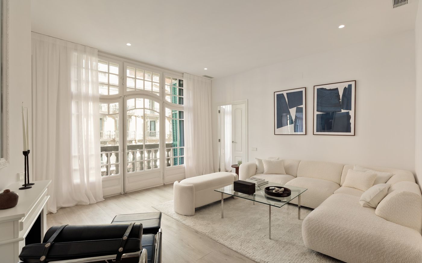 Piso en venta en el Gòtic con 3 habitaciones y balcón, reformado a estrenar, Barcelona