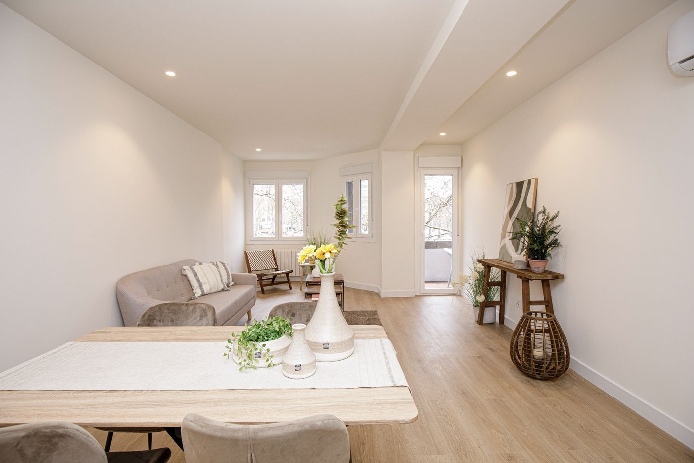 Piso en venta en Sant Pere, Santa Caterina i la Ribera con 3 habitaciones y terraza, a estrenar, Barcelona