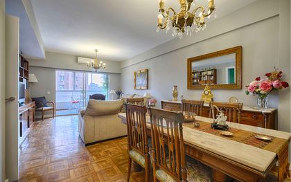 Piso reformado de 5 habitaciones y 3 baños con garaje y trastero en Retiro
