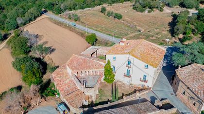 Masía y anexos en venta a reformar en Romanyà de la Selva, Girona