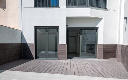 Planta baja de 1 dormitorio, terraza y trastero en una finca nueva