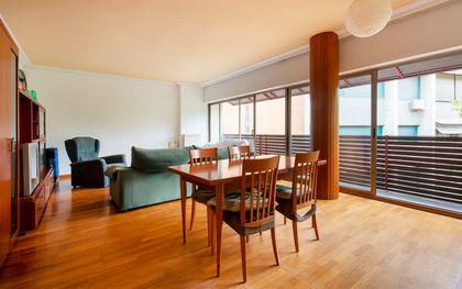 Piso de 4 habitaciones y 2 baños a 5 minutos de la playa en La Vila Olímpica del Poblenou