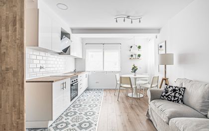 Piso reformado a estrenar con 3 habitaciones en Cornellà de Llobregat, Barcelona