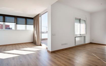 Ático reformado de 3 habitaciones, 2 baños y 2 terrazas grandes en Les Corts