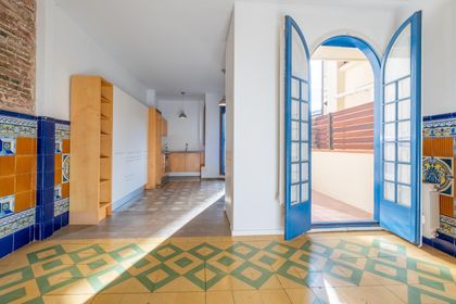 Piso de 3 habitaciones con terraza en el centro de Girona