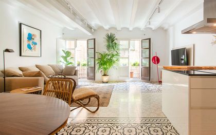 Piso de alquiler temporal en el Gòtic con 2 habitaciones y 1 estudio, amueblado, Barcelona