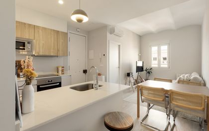 Piso en venta en el Camp de l'Arpa del Clot con 2 habitaciones y 2 baños, Barcelona