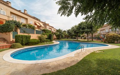 Casa en venta Altafulla con 2 habitaciones y piscina comunitaria, Tarragona