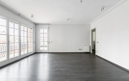 Piso de alquiler en Sant Gervasi-La Bonanova con 3 habitaciones y terraza, Barcelona