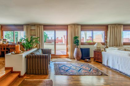 Ático en venta en Pedralbes, con 5 habitaciones, terraza, parking y piscina comunitaria, Barcelona