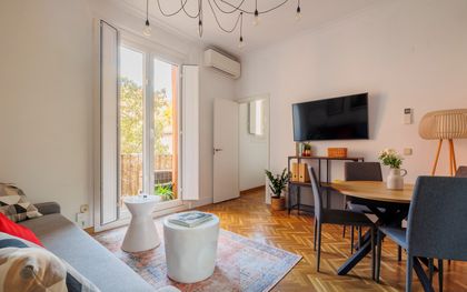 Piso de alquiler temporal en La Latina con 2 habitaciones y balcón, Madrid