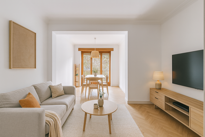 Piso en venta en la Nova Esquerra de l’Eixample con 4 habitaciones, terraza y parking, a reformar, Barcelona