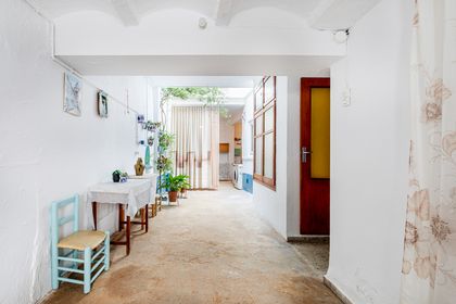 Casa en venta en Chiva con 3 habitaciones y terraza, Valencia