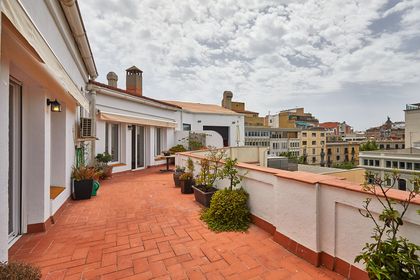Ático con terraza de 2 habitaciones en el Quadrat d'Or de Barcelona