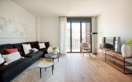 Ático en alquiler de temporada en L'Antiga Esquerra de l'Eixample con 3 habitaciones, 2 baños y una gran terraza, Barcelona