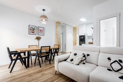 Piso en venta en Aldaia con 3 habitaciones y terraza, reformado, Valencia