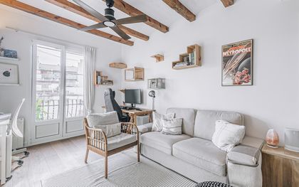 Ático en venta en el Poble-sec con 2 habitaciones y terraza con vistas, Barcelona
