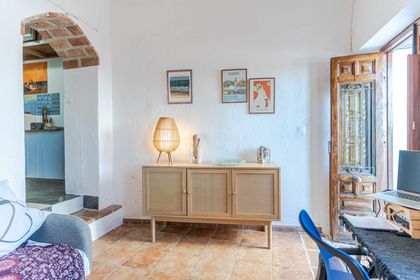 Casa en venta en La Caleta, Salobreña, con 2 habitaciones y triple espacio exterior, Granada