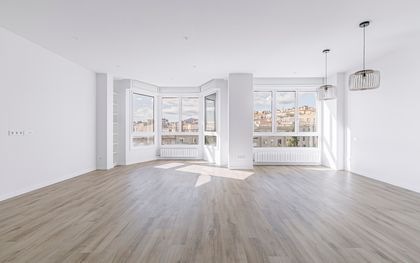 Piso en alquiler en Sant Gervasi-La Bonanova con 3 habitaciones, completamente reformado, Barcelona