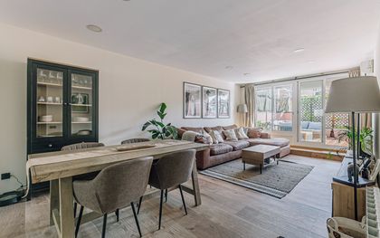 Ático en venta en Badalona con 3 habitaciones y terraza, reformado, Barcelona