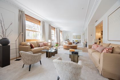 Piso en venta en Castellana con 4 habitaciones en suite y terraza, a estrenar, Madrid