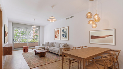 Piso en venta en Provençals del Poblenou con 3 habitaciones, terraza y parking, Barcelona