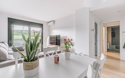 Piso en venta en Roda de Ter con 1 habitación, balcón y parking, Barcelona