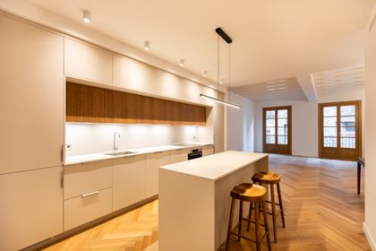Piso en venta en el Gòtic con 3 habitaciones y balcón, a estrenar, Barcelona