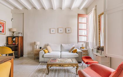 Piso en venta en Gràcia con 2 habitaciones y balcón, Barcelona
